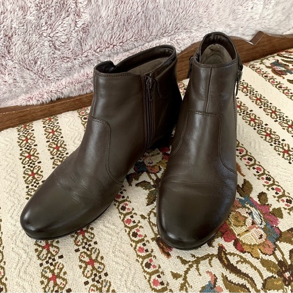 Naturalizer Brown Ankle Boots. 9 M. Side Zip. Comfy! - Picture 1 of 11